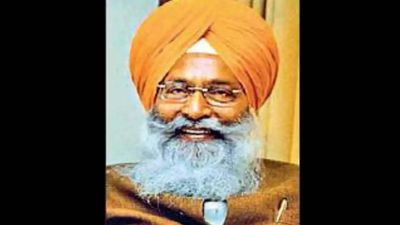 Crackdown on Amritpal Singh: Dhindsa-led delegation meets guv, accuses Punjab govt of implicating Sikh youth in false cases