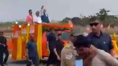 Security breach during PM Narendra Modi's roadshow in Karnataka's Davanagere, man tries to run towards his convoy