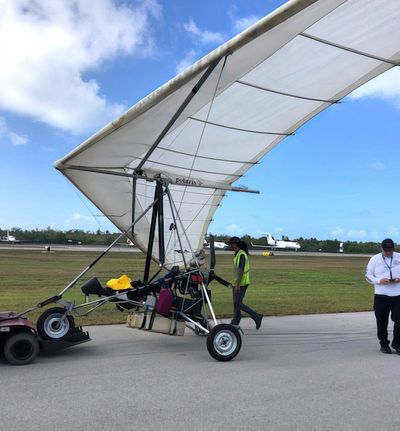 2 Cuban migrants fly into Florida on motorized hang glider