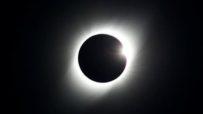 WA Health warns against use of eclipse glasses to look directly at Exmouth solar event