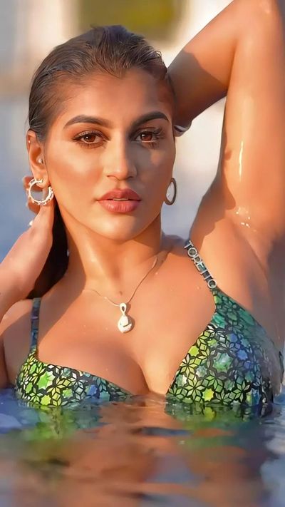 Yashika Anand's cool pictures set the internet on fire