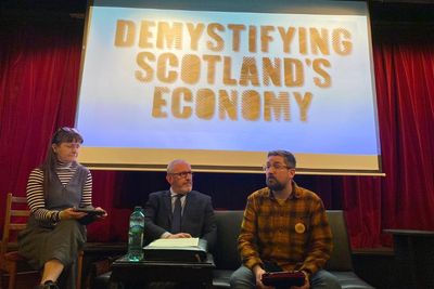 'Boring banker' Stewart Hosie defends SNP currency plans