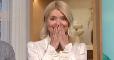 Holly Willoughby stuns fans as she gets fourth piercing with lookalike mum and daughter