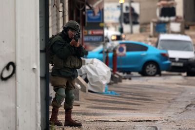 Two Israeli soldiers wounded in Palestinian shooting
