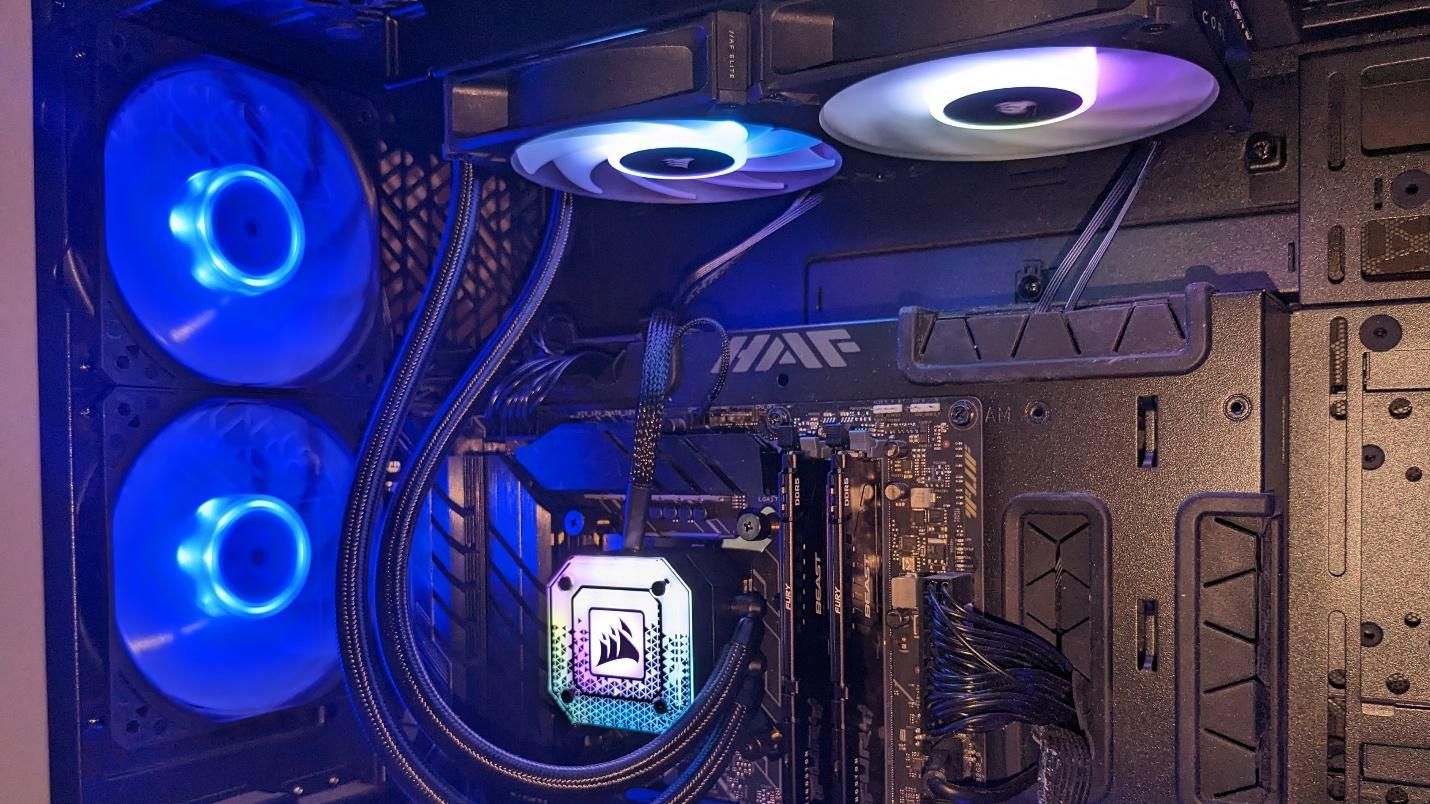 iCUE H100i ELITE CAPELLIX XT Liquid CPU Cooler