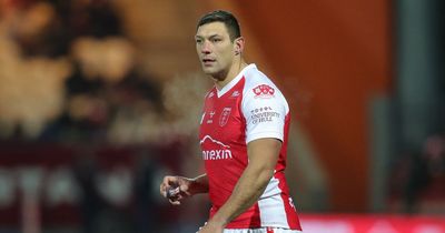 Hull KR's Ryan Hall signs new deal as Willie Peters lauds veteran as "great example"