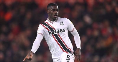 'I enjoy playing with him' - Manchester United loanee Axel Tuanzebe praised by Stoke City teammate