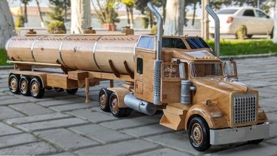 This Kenworth W900LX Truck Is An Imposing Big Rig Wood Masterpiece