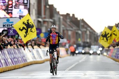 Gent-Wevelgem Women: Marlen Reusser takes wrong turn but still claims massive solo victory