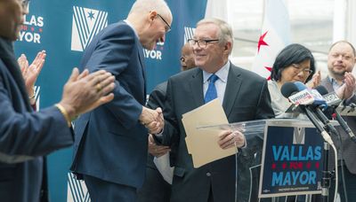 Sen. Dick Durbin endorses Paul Vallas, calls him ‘bridge to uniting’ Chicago