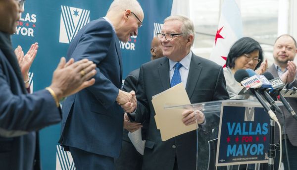 Durbin endorses Vallas, calls him ‘bridge to uniting’ Chicago