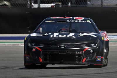 Raikkonen "got unlucky" with COTA chaos on NASCAR return