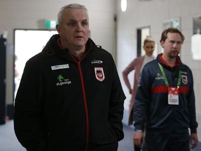 Griffin keeps cool over Dragons' coaching scenario