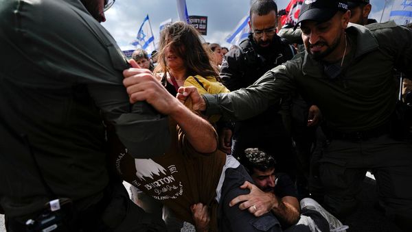 Israeli unions increase pressure on Netanyahu with nationwide strike