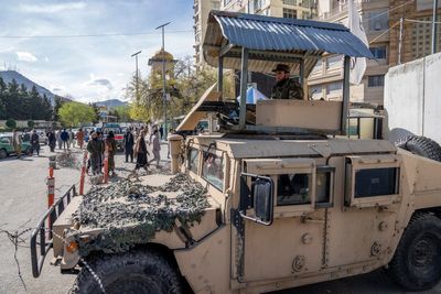 Suicide bomber kills 6 people near foreign ministry in Kabul