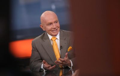 Legendary investor Mark Mobius expects more interest rate hikes but thinks the economy will do well anyway