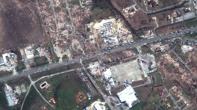 Devastation from deadly Mississippi tornado spotted from space (satellite photos)