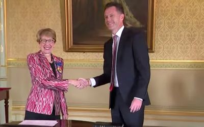 Minns sworn in as Labor hopes for NSW majority fade