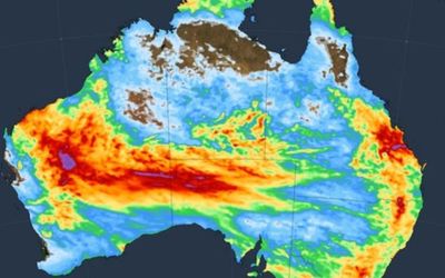Soggy outlook as sweeping cloudband smothers Australia