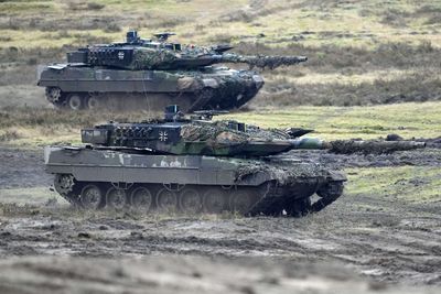 Ukraine receives Leopard, Challenger battle tanks