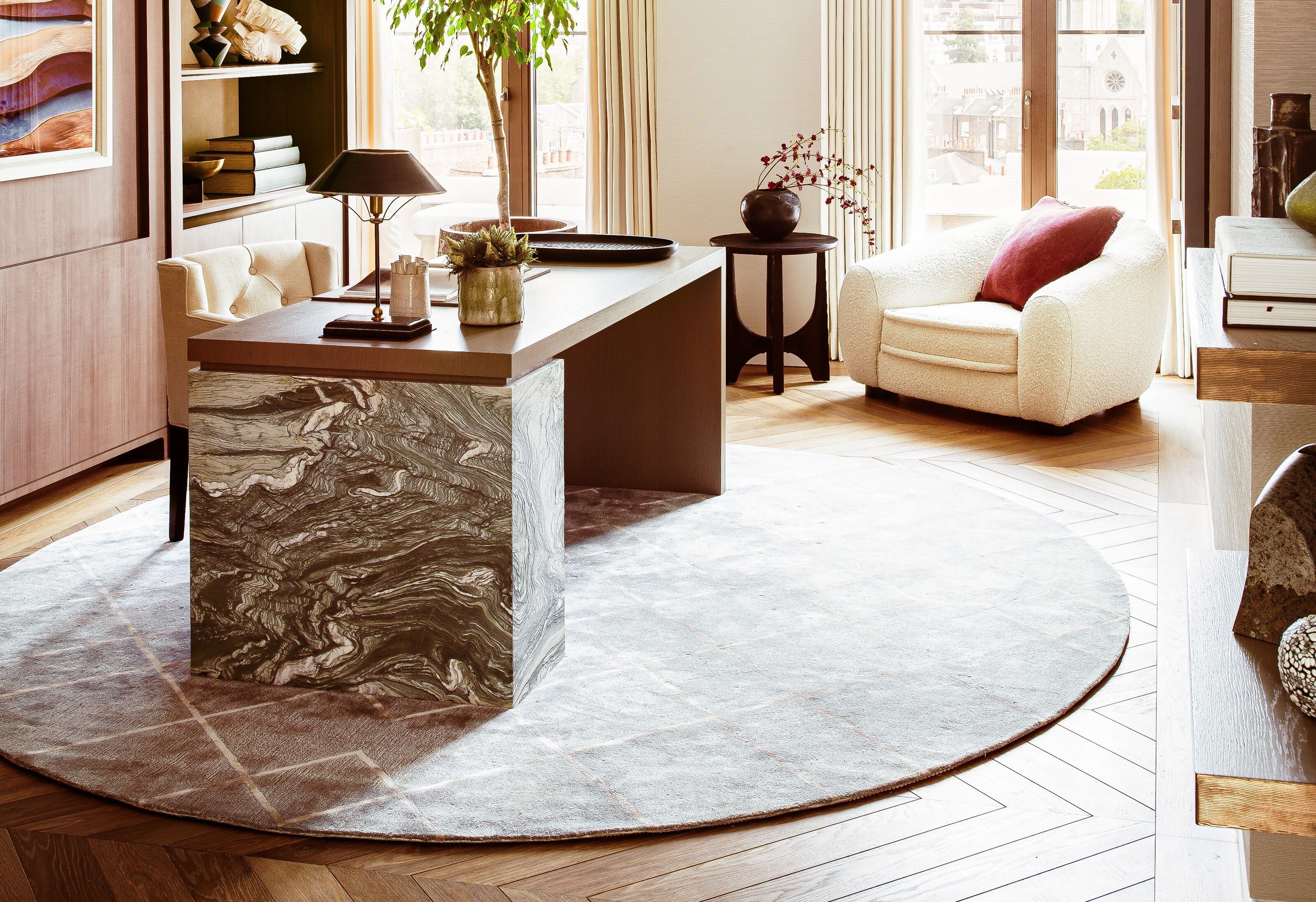 What does a round rug do to a room? 5 reasons designers believe your home  would benefit from one