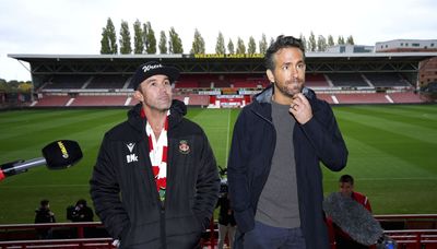 Ryan Reynolds’ Wrexham soccer club will play Manchester United in San Diego