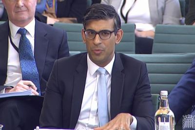 Rishi Sunak defends plan to detain child migrants under small boats bill