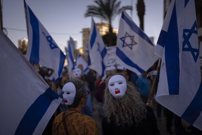 Israel’s parties to hold first talks on justice reforms