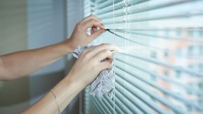 How to clean blinds while hanging up – expert tips to make cleaning easier