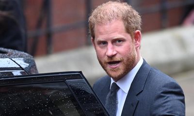 Prince Harry: royals ‘agreed not to sue’ newspapers over phone hacking