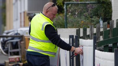 Tenant anger over landlord's plan to convert entire row of North Hobart flats into short stay