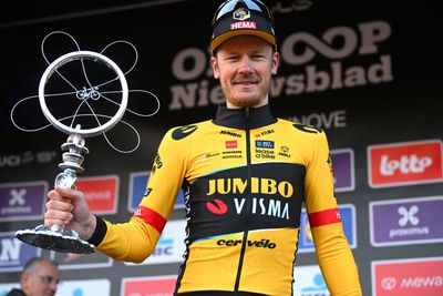 Jumbo-Visma pulls Van Baarle from Dwars door Vlaanderen squad as precaution
