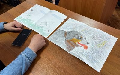 Russian whose daughter drew anti-war picture convicted