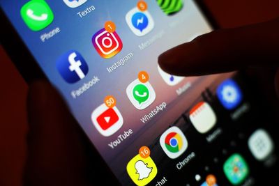 Children turning to social media for news, Ofcom report finds