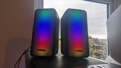 Trust GXT 611 Wezz Speakers Review: cheap and colorful