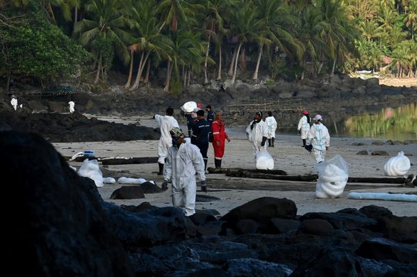 Philippine fishermen struggle as oil spill keeps them ashore