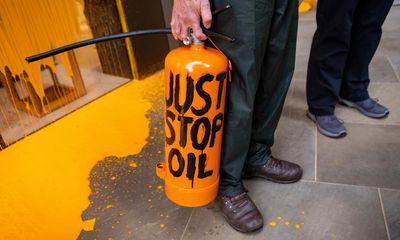 UK scientists urge Rishi Sunak to halt new oil and gas developments