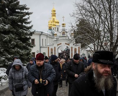 Ukrainian Orthodox worshippers gather in Kyiv monastery as eviction looms