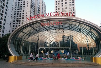 Central 'eyeing Vietnamese mall operator'