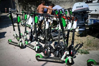 France increases age limit, fines for e-scooters