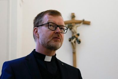 Founding member of pope's child protection board resigns