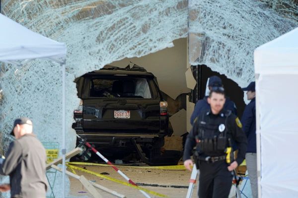 Driver who crashed into Apple store charged with murder