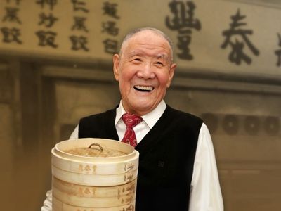 Yang Bing-Yi, patriarch of Taiwan's soup dumpling empire, has died
