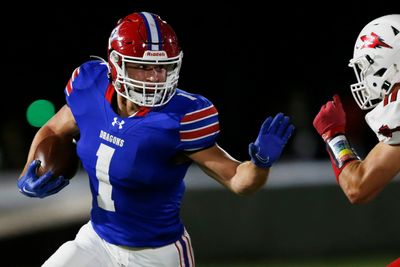 Major Georgia LB target Sammy Brown shows off in weight room