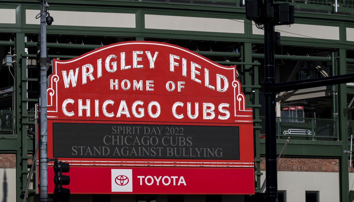 Fans flock to Wrigley for Bruce Springsteen concert