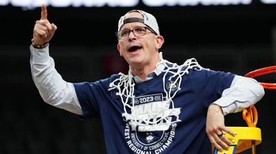 Dan Hurley’s Wife Reveals UConn Coach’s Hilarious NCAA Tournament Superstition