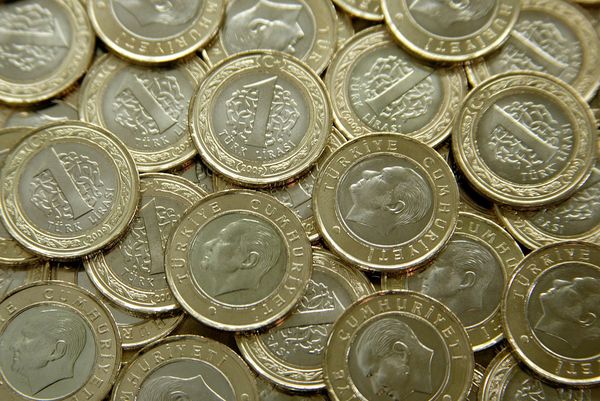 Turkish Lira Rises After Failed Coup as Stocks Slide With Bonds