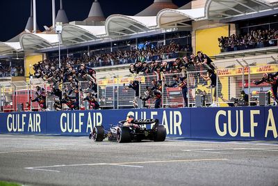 FIA clamps down on F1 team pitwall fence celebrations