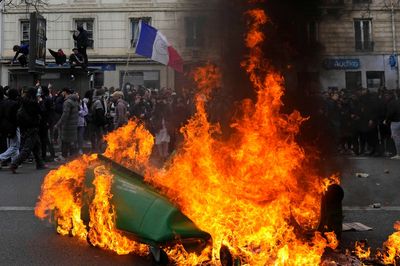 Famous Paris tourist attraction closed by protesters as Foreign Offices issues France travel advisory