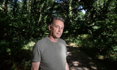 Chris Packham crowdfunds to sue hunting publisher for ‘hate terrorism’